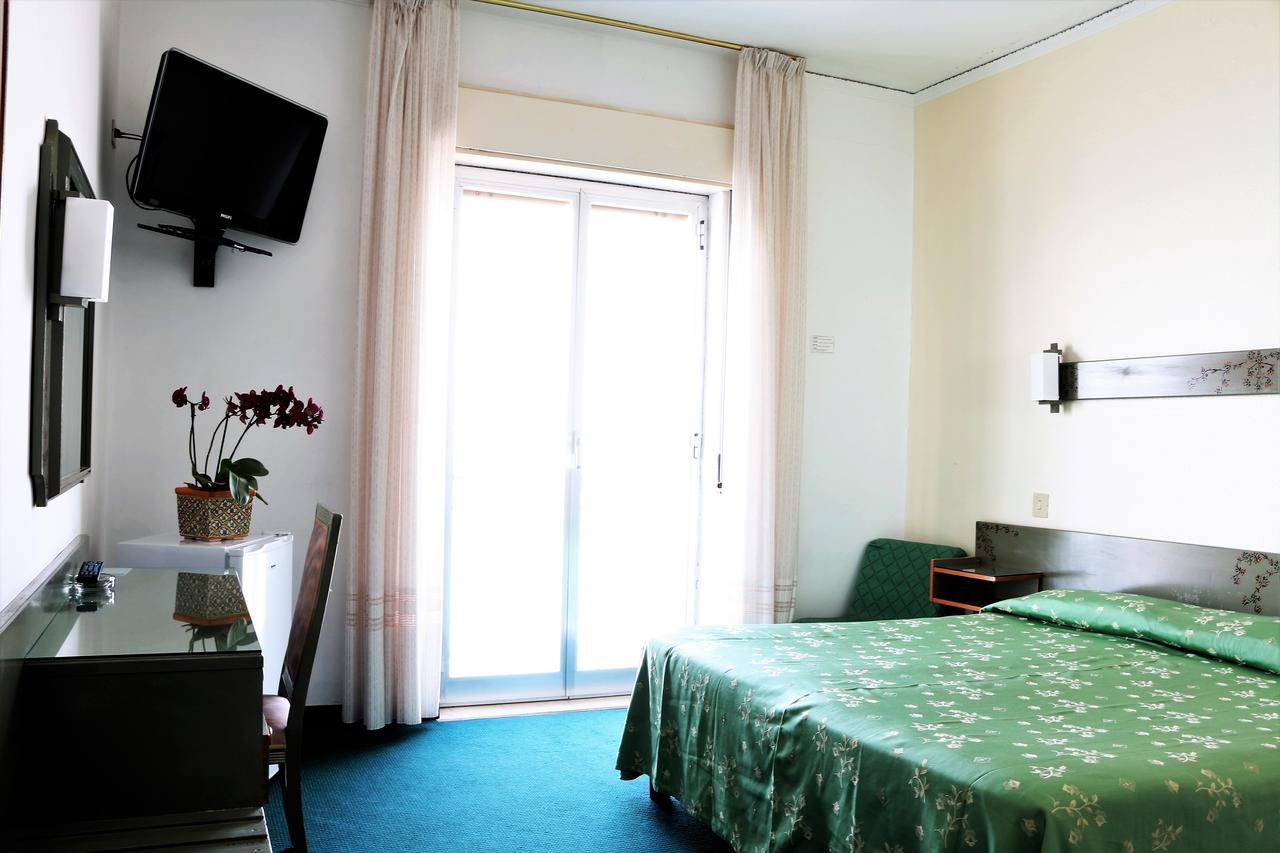 Hotel Kennedy Sant'Alessio Siculo Room photo